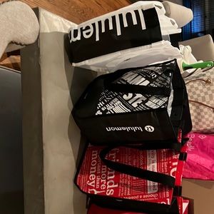 4 lululemon reusable bags- colors may vary